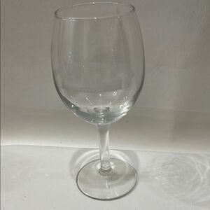 Bishop Estate Wine Glass 8 Oz Vineyard & Winery Elegant Drinkware for Dining